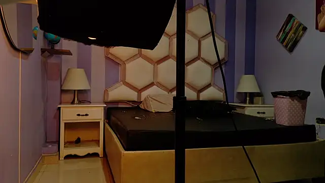 Snapshot of yvi_taylor chatting on 04/16/26, 12:06 yvi taylor online show from 04/16/26, 12:06