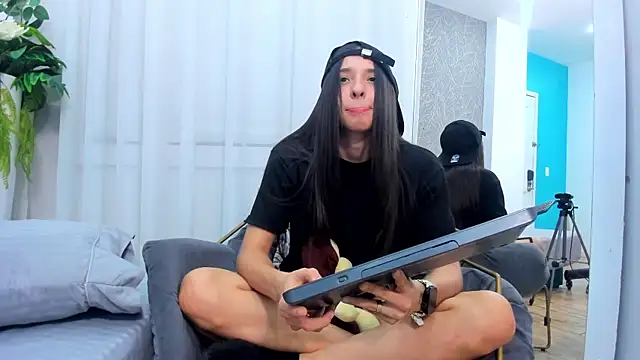 Snapshot of ViictoriiaSaenz chatting on 02/20/26, 03:47 ViictoriiaSaenz online show from 02/20/26, 03:47