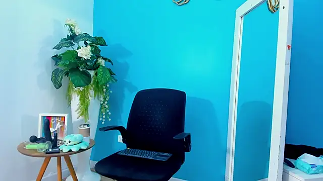 Snapshot of ViictoriiaSaenz chatting on 03/03/26, 04:07 ViictoriiaSaenz online show from 03/03/26, 04:07