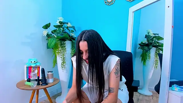 Snapshot of ViictoriiaSaenz chatting on 03/04/26, 04:51 ViictoriiaSaenz online show from 03/04/26, 04:51