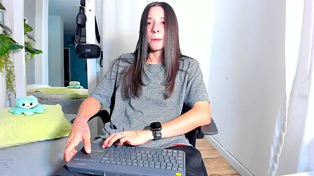 ViictoriiaSaenz online show from 04/28/26, 05:12