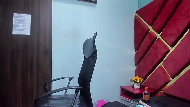 MiaRouss69 online show from 02/22/26, 05:08