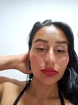 Snapshot of LunaRouuse_ chatting on 02/07/26, 11:19 LunaRouuse online show from 02/07/26, 11:19