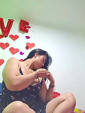 Snapshot of LunaRouuse_ chatting on 02/18/26, 12:34 LunaRouuse online show from 02/18/26, 12:34