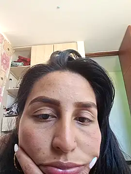 Snapshot of LunaRouuse_ chatting on 02/27/26, 02:06 LunaRouuse online show from 02/27/26, 02:06