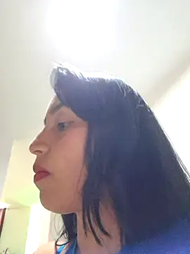 Snapshot of LunaRouuse_ chatting on 03/19/26, 01:37 LunaRouuse online show from 03/19/26, 01:37