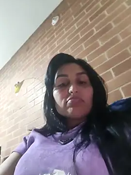 Snapshot of LunaRouuse_ chatting on 03/31/26, 11:38 LunaRouuse online show from 03/31/26, 11:38