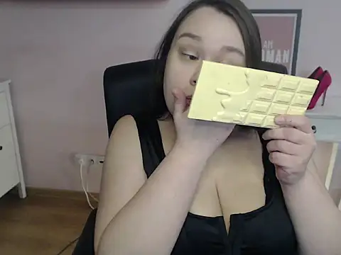 HollyDanceSoul online show from 02/05/26, 05:45