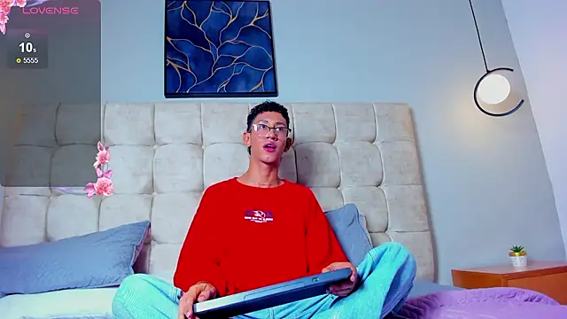 twink royale18 online show from 02/10/26, 06:12