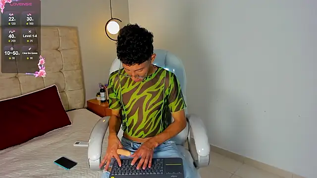 twink royale18 online show from 02/27/26, 03:01