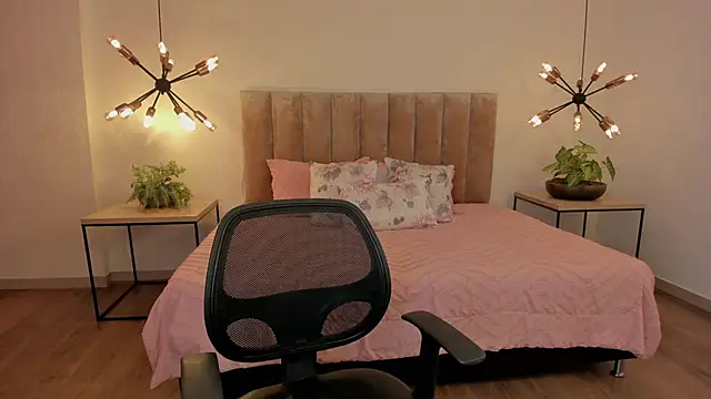 Snapshot of Abriil_cutee chatting on 02/28/26, 10:33 Abriil cutee online show from 02/28/26, 10:33