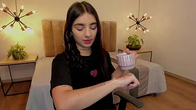 Snapshot of Abriil_cutee chatting on 03/19/26, 11:03 Abriil cutee online show from 03/19/26, 11:03