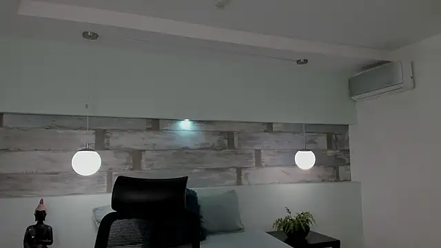 Snapshot of Abriil_cutee chatting on 03/29/26, 01:11 Abriil cutee online show from 03/29/26, 01:11