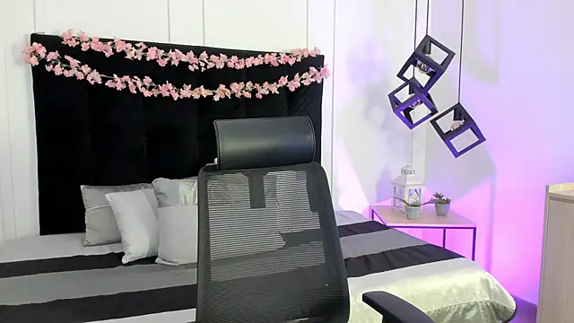 Snapshot of Abriil_cutee chatting on 04/04/26, 02:03 Abriil cutee online show from 04/04/26, 02:03