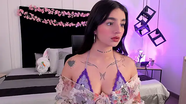 Snapshot of Abriil_cutee chatting on 04/06/26, 01:23 Abriil cutee online show from 04/06/26, 01:23