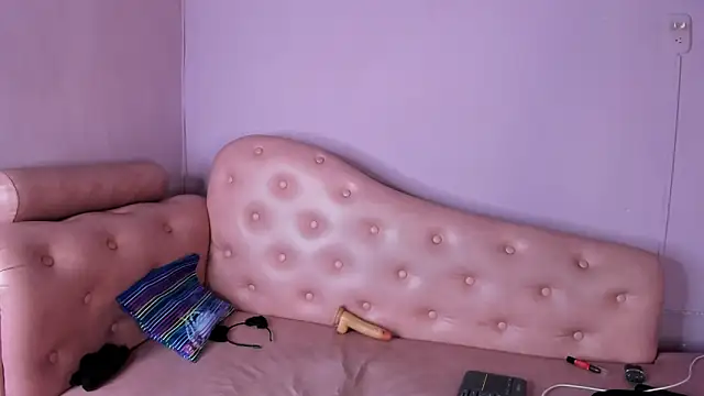 LeticiaHinkley online show from 02/02/26, 07:34