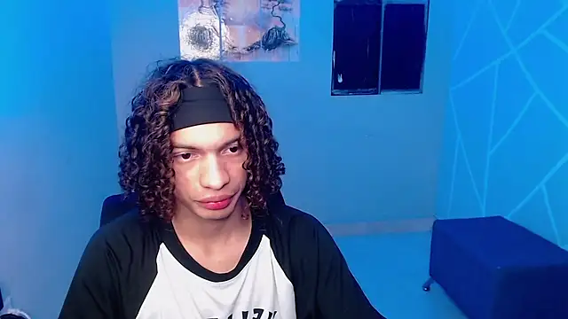 Snapshot of Axel_fox77 chatting on 07/19/26, 12:14 Axel fox77 online show from 07/19/26, 12:14