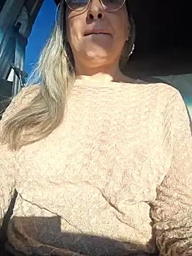 bellafortune69 online show from 04/19/26, 11:42