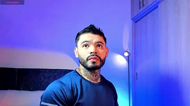 Snapshot of thiago_ferrari_ chatting on 03/15/26, 09:10 thiago ferrari online show from 03/15/26, 09:10