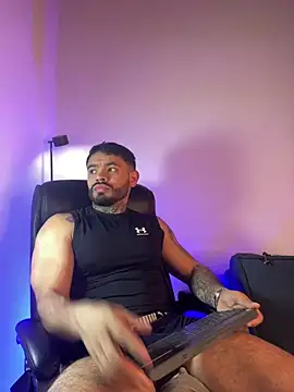 Snapshot of thiago_ferrari_ chatting on 03/21/26, 10:13 thiago ferrari online show from 03/21/26, 10:13