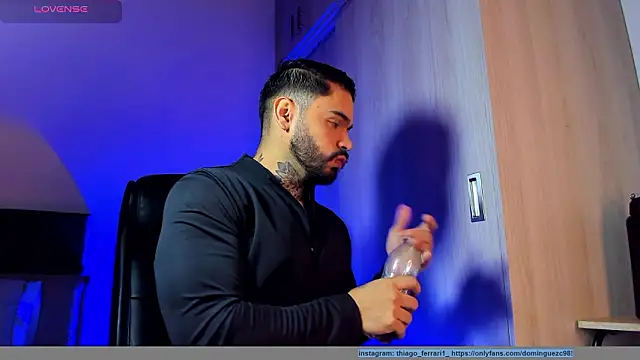 Snapshot of thiago_ferrari_ chatting on 03/28/26, 06:13 thiago ferrari online show from 03/28/26, 06:13