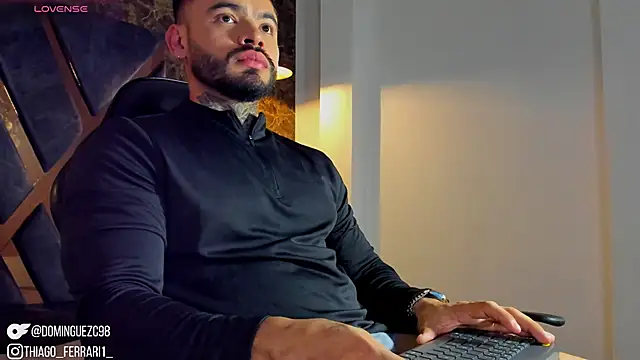 Snapshot of thiago_ferrari_ chatting on 04/10/26, 04:06 thiago ferrari online show from 04/10/26, 04:06