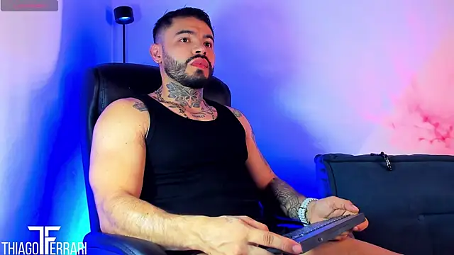 Snapshot of thiago_ferrari_ chatting on 04/11/26, 04:39 thiago ferrari online show from 04/11/26, 04:39