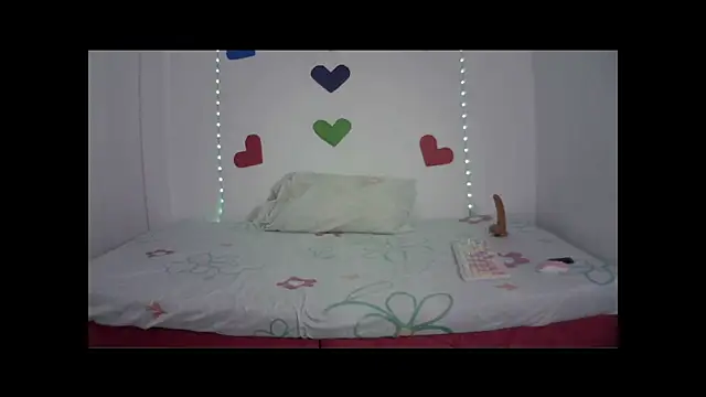 Snapshot of Mia_Suarez7 chatting on 02/21/26, 12:22 Mia Suarez7 online show from 02/21/26, 12:22