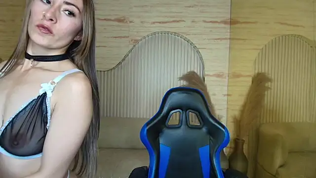 Snapshot of katalina_r_ chatting on 05/21/26, 08:05 katalina r online show from 05/21/26, 08:05
