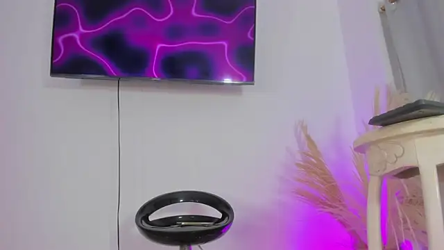 Snapshot of Angelasantini0 chatting on 04/09/26, 09:15 Angelasantini0 online show from 04/09/26, 09:15