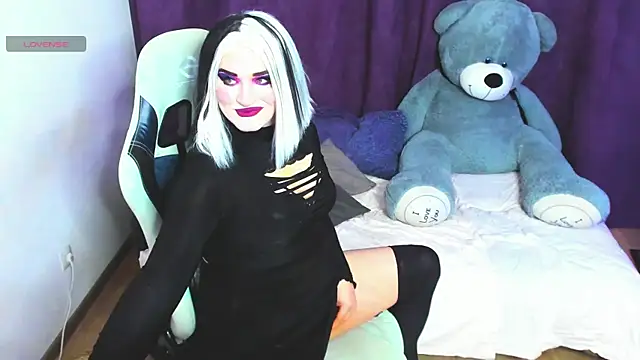 Snapshot of sexxx-queen chatting on 04/12/26, 12:37 sexxx-queen online show from 04/12/26, 12:37