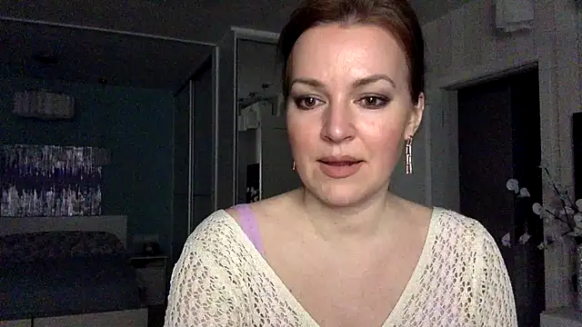 Snapshot of Ivoryne chatting on 04/25/26, 09:56 Ivoryne online show from 04/25/26, 09:56