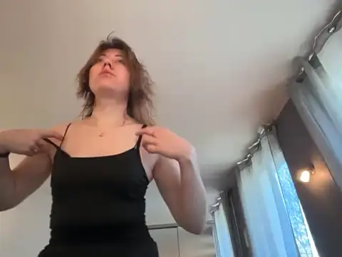 Snapshot of Luxerin chatting on 03/02/26, 10:22 Luxerin online show from 03/02/26, 10:22