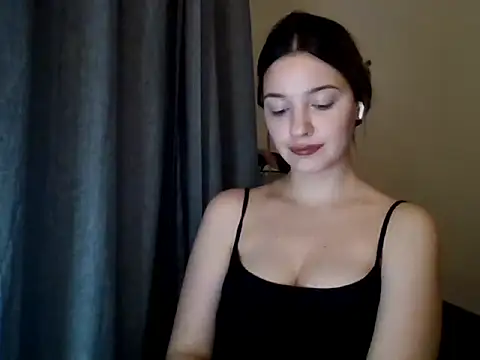 Snapshot of EvelineMagnetic chatting on 04/04/26, 08:06 EvelineMagnetic online show from 04/04/26, 08:06