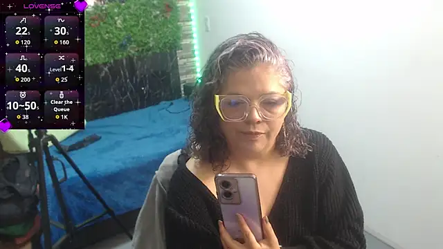 mia pazzi online show from 01/16/26, 03:54