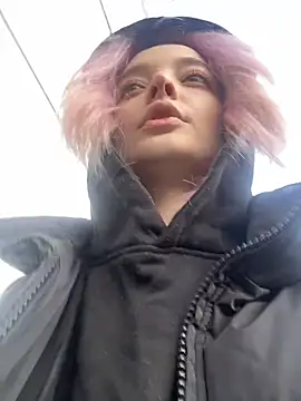 aka Blonde online show from 03/08/26, 10:52