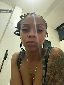 Snapshot of Meriida chatting on 03/20/26, 04:06 Meriida online show from 03/20/26, 04:06