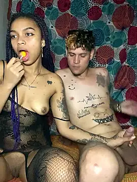 Snapshot of Meriida chatting on 04/11/26, 07:45 Meriida online show from 04/11/26, 07:45