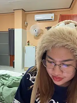 Ponthip online show from 02/02/26, 07:45