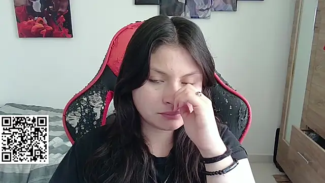 yessica gomez01 online show from 04/13/26, 10:15