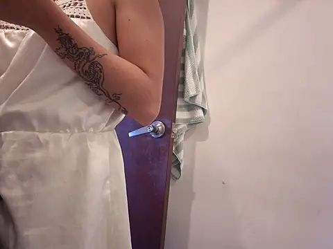 Yumicoco  online show from 01/18/26, 10:35