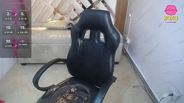 Clhoe b online show from 04/15/26, 01:01