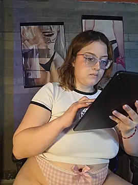 Snapshot of Mia_Franklyn chatting on 02/03/26, 11:43 Mia Franklyn online show from 02/03/26, 11:43