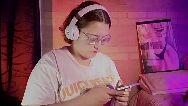 Snapshot of Mia_Franklyn chatting on 03/28/26, 12:54 Mia Franklyn online show from 03/28/26, 12:54