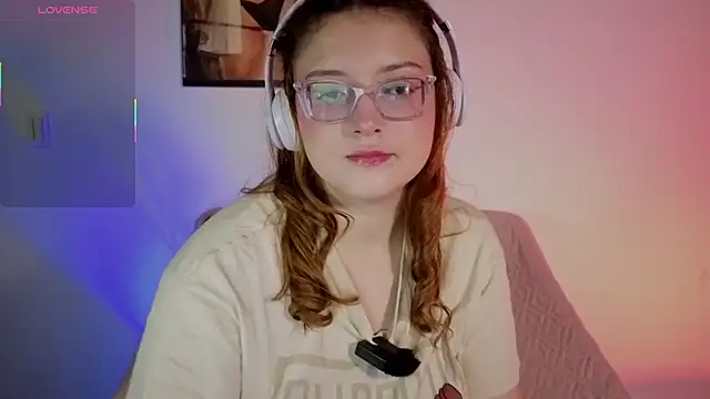 Snapshot of Mia_Franklyn chatting on 04/28/26, 01:04 Mia Franklyn online show from 04/28/26, 01:04