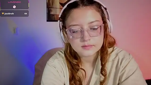 Snapshot of Mia_Franklyn chatting on 04/28/26, 02:27 Mia Franklyn online show from 04/28/26, 02:27