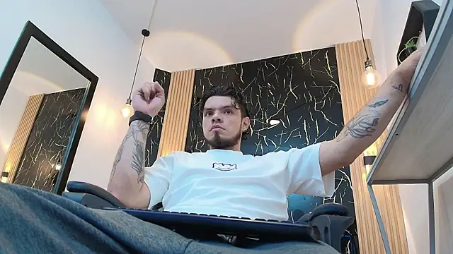 Enzo Turner online show from 01/13/26, 03:23