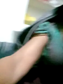 Snapshot of kiiuu_sexe chatting on 02/15/26, 10:17 kiiuu sexe online show from 02/15/26, 10:17