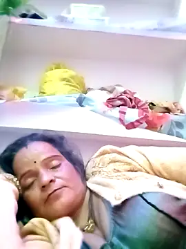 Snapshot of kiiuu_sexe chatting on 02/19/26, 09:33 kiiuu sexe online show from 02/19/26, 09:33