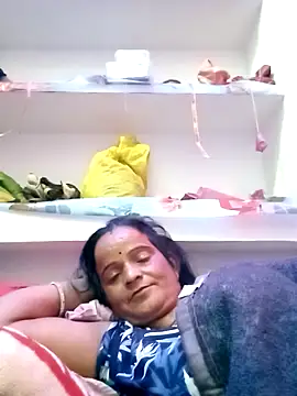 Snapshot of kiiuu_sexe chatting on 02/20/26, 06:41 kiiuu sexe online show from 02/20/26, 06:41